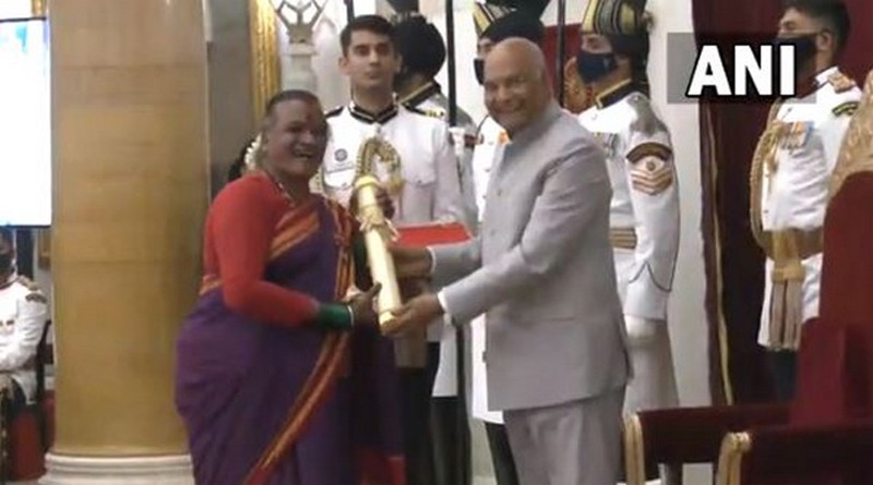 Transgender folk dancer Matha B Manjamma receives Padma Shri award| Sangbad Pratidin