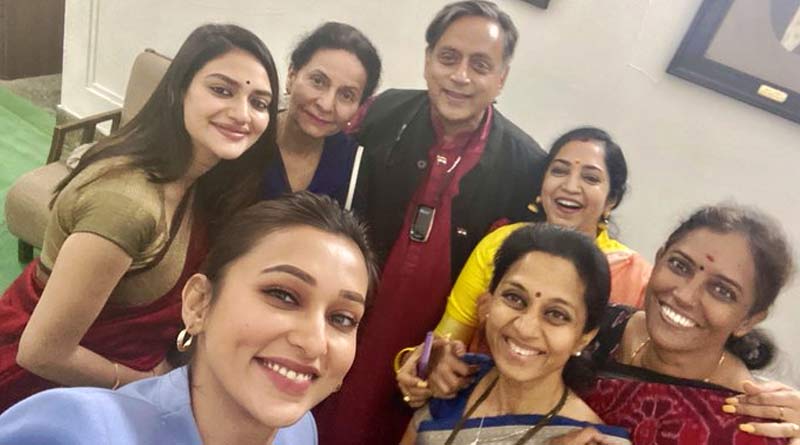 Congress MP Shashi Tharoor trolled for selfie with 6 women MPs with 'attractive place' tweet । Sangbad Pratidin