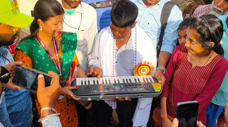 Peanut seller Bhuban Badyakar wants to be a singer