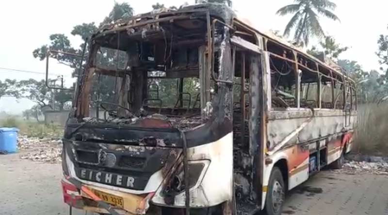 Fire broke out in a bus in Naihati