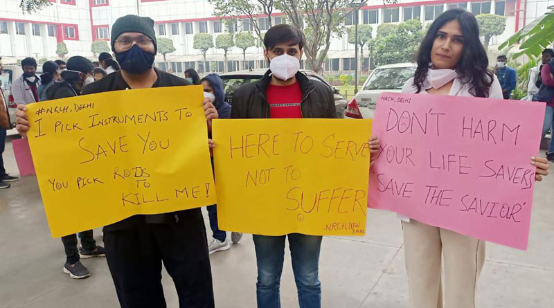 Delhi doctors to continue protests despite Union health minister’s appeal to resume work। Sangbad Pratidin