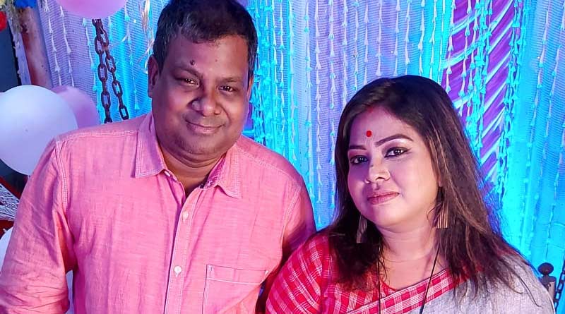 গলায় ফাঁস দিয়ে ঝুলছেন স্বামী, মেঝেয় স্ত্রীর দেহ! দম্পতির রহস্যমৃত্যুতে চাঞ্চল্য হাওড়ায়