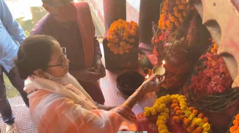 পুরভোটে বিরাট জয়ের পরই অসমের কামাক্ষ্যা মন্দিরে পুজো মমতার, গেলেন বগলামুখী মন্দিরেও