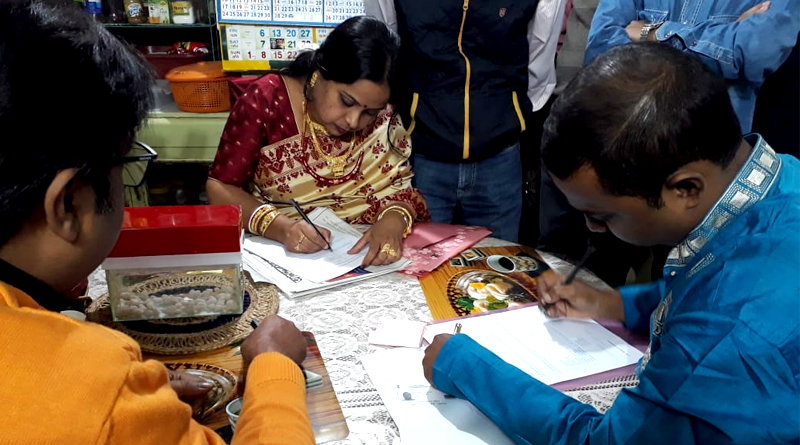 করোনা কেড়েছিল পরিবার, অবশেষে আপনজন পেল দুই নিঃসঙ্গ প্রাণ