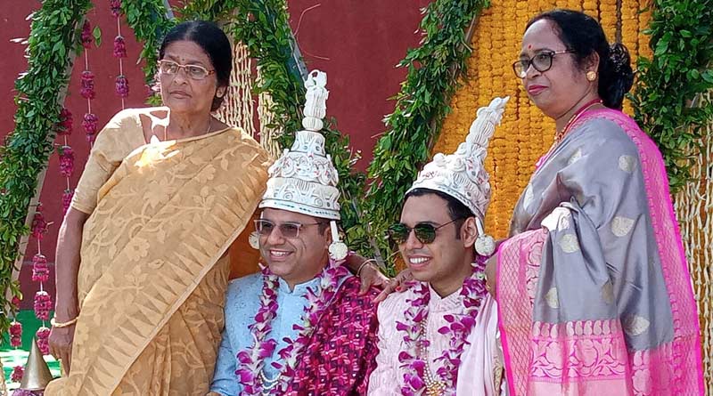 Gay couple ties the knot at an all-smiles ceremony in Hyderabad.