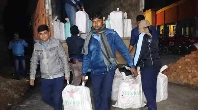 ট্রাকে তল্লাশির সময় উদ্ধার ৮২৪ কেজি গাঁজা, গ্রেপ্তার পাঁচ পাচারকারী
