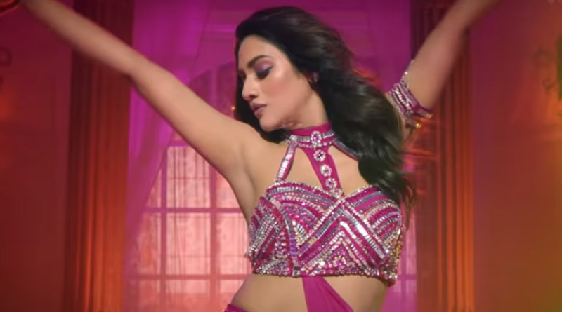 গোয়ার সৈকতে হলুদ বিকিনিতে উষ্ণতা ছড়ালেন নুসরত, চোখ কপালে নেটিজেনদের
