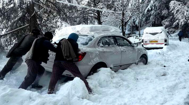 42 killed as heavy rains, snowfall hit Pakistan | Sangbad Pratidin