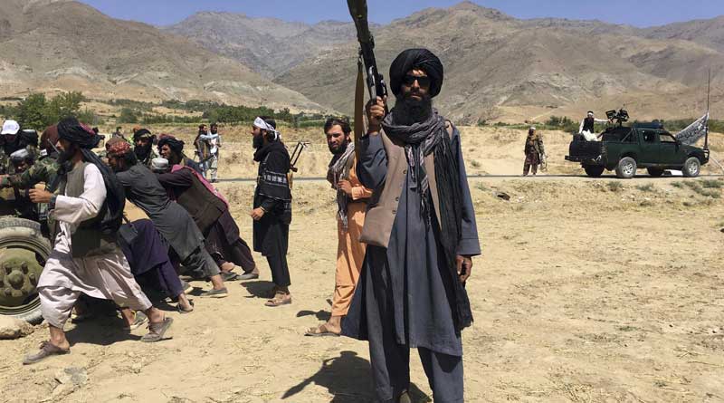 Taliban prevents Pakistan Army from erecting fence | Sangbad Pratidin