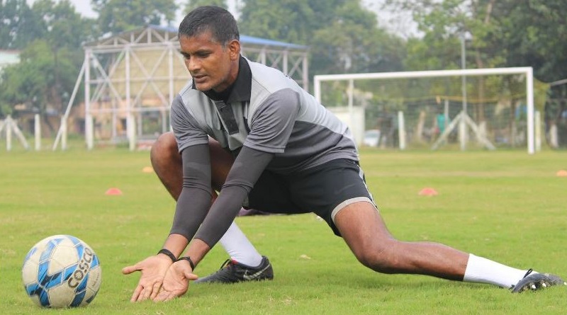 Goalkeeper Subrata Pal will don Green and Maroon jersey after 15 years | Sangbad Pratidin
