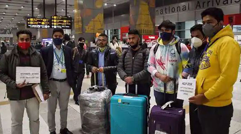 Russia-Ukraine War: যুদ্ধবিধ্বস্ত ইউক্রেনে আটকে হাজার হাজার ভারতীয়, দেশে ফেরাতে মাস্টারপ্ল্যান কেন্দ্রের