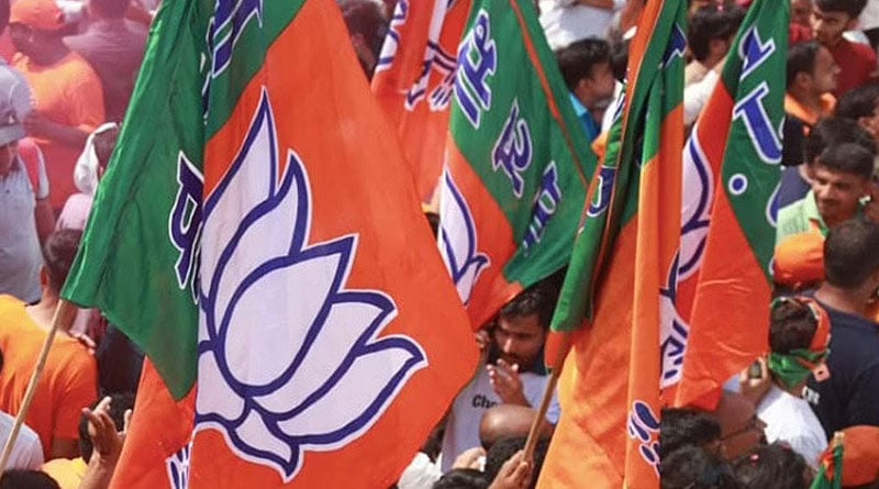 BJP MLA demands to divide Bengal standing at Assembly | Sangbad Pratidin
