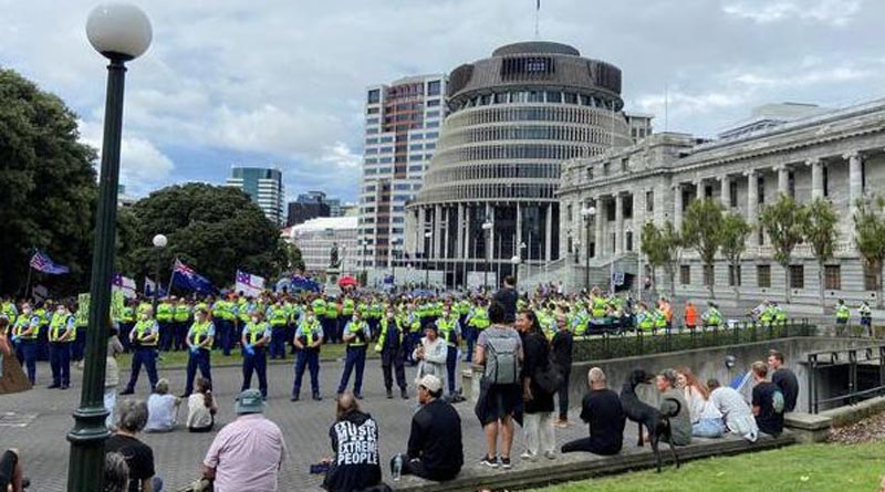 Over 50 anti-vaccine protesters arrested in New Zealand after clash with police | Sangbad Pratidin