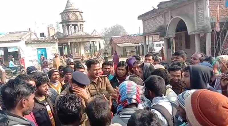 চোলাই মদ বিক্রির অভিযোগে ধৃত যুবককে পিটিয়ে ‘খুন’ আবগারি দপ্তরের! বিক্ষোভে উত্তাল পুরুলিয়া