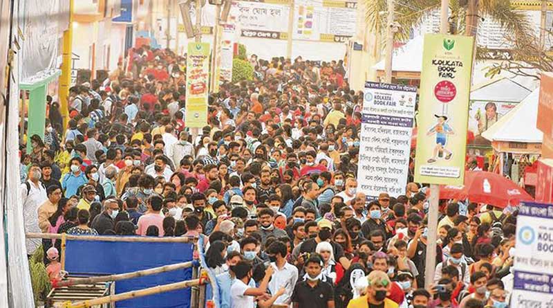 Crowd streamed in Book fair yesterday, today people come to the fair with huge number। Sangbad Pratidin
