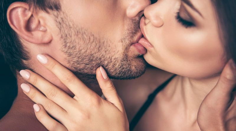3 categories of kissing for good love life | Sangbad Pratidin