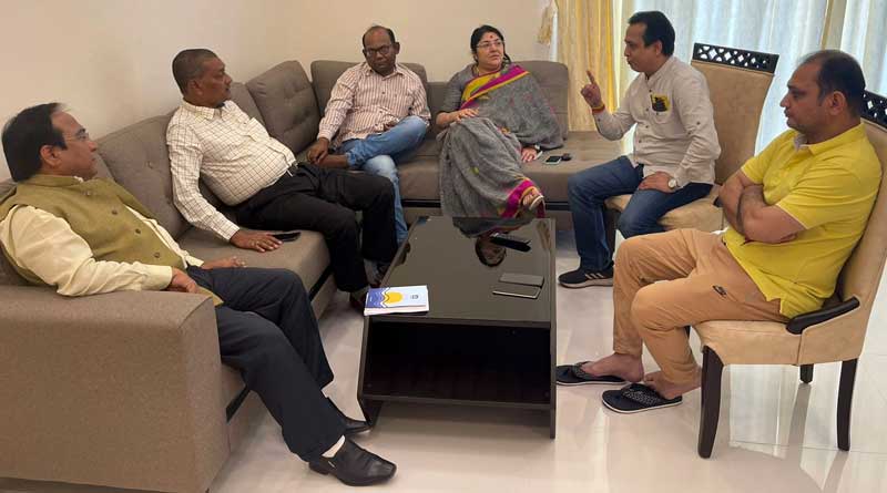 MP Locket Chatterjee meets BJP dissenters