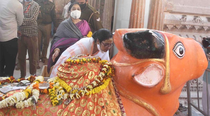 'Not Jai Shree Ram, chant Jai Sia Ram', Mamata Banerje from UP rally