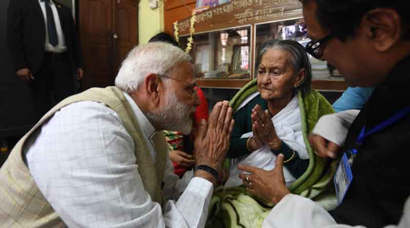 মতুয়াদের বার্তা দেওয়ার আগেই স্মৃতিতে ডুব মোদির, পোস্ট করলেন বড়মার সঙ্গে ছবিও