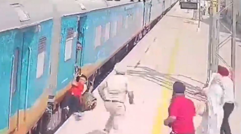 RPF Constable Saves Passenger in a station, video goes viral। Sangbad Pratidin