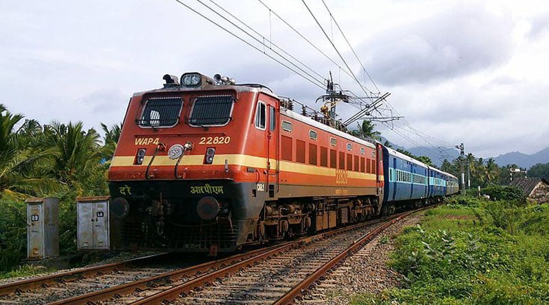 Indian Railways restarts services to provide bedrolls and blankets | Sangbad Pratidin