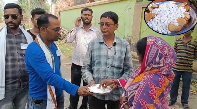 WB Bypolls: In Absence of 'Keshtoda',Followers of Anubrata Mandal Distribute Sweets among Voters In Asansol | Sangbad Pratidin