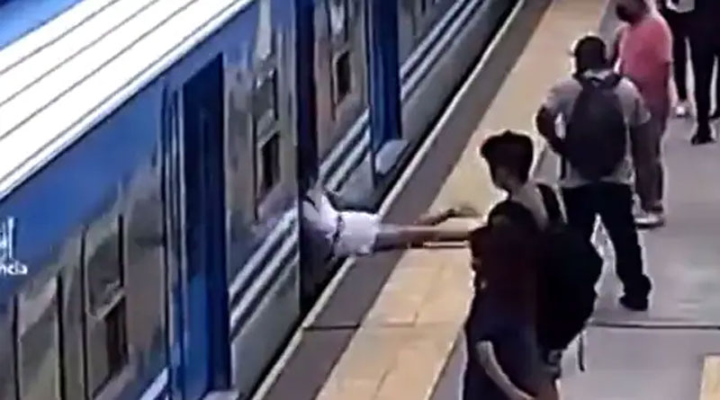 জ্ঞান হারিয়ে চলন্ত ট্রেনের সামনে পড়লেন তরুণী, তারপর যা হল…, ভিডিও দেখে শিউরে উঠবেন!