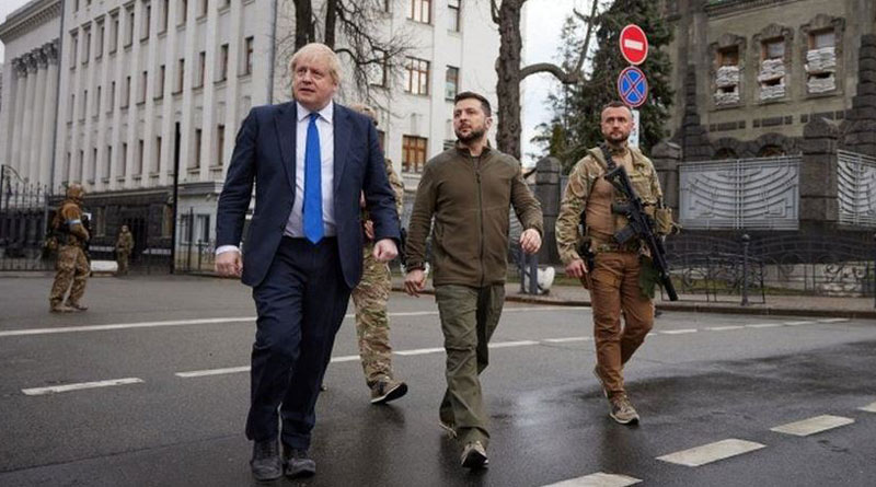 UK PM Boris Johnson visits Ukraine, walks on streets of Kyiv with President Zelenskyy। Sangbad Pratidin