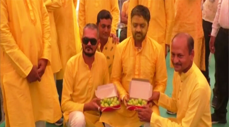Gujarat groom receives lemons as gifts as prices soar | Sangbad Pratidin