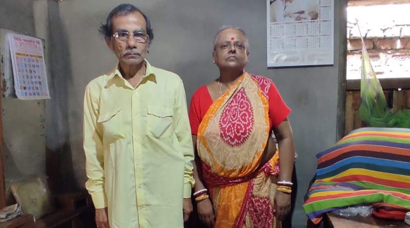 70 years old man marries 65 years woman at Ranaghat after fall in love with each other at old age home | Sangbad Pratidin