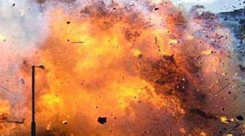 Massive blast in Beleghata, 2 injured | Sangbad Pratidin