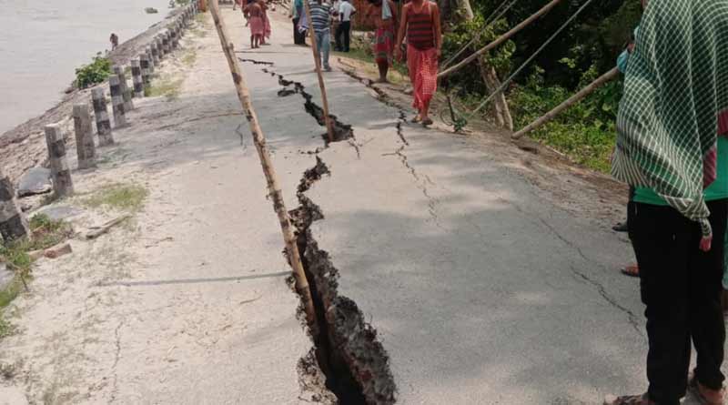 Road Collapse After Landslide In Uluberia, West Bengal | Sangbad Pratidin