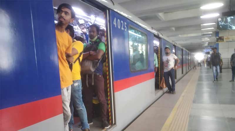 Kolkata Metro services hit due to freak accident | Sangbad Pratidin