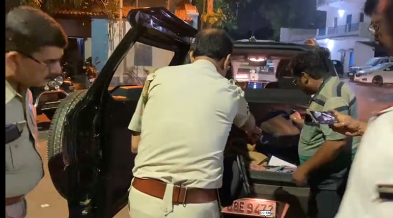 পোলট্রি ফার্মের নামে বিলাসবহুল গাড়িতে কোটি টাকা পাচার! আসানসোলে নাকা চেকিংয়ে গ্রেপ্তার ৪