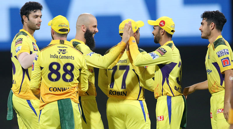 IPL 2022: ব্যাটে-বলে বিধ্বংসী চেন্নাই, সম্মানরক্ষার লড়াইয়ে ‘শিষ্য’কে হারালেন ‘গুরু’ ধোনি
