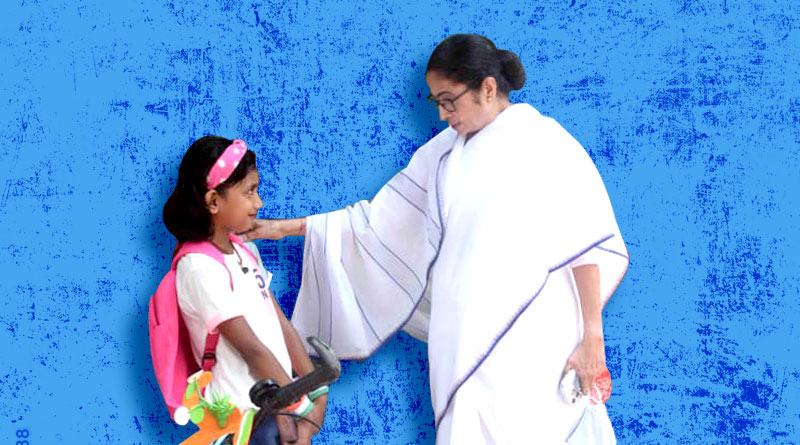 Sayantika, a small girl from Malda paid a visit at the residence of HCM at Kalighat | Sangbad Pratidin