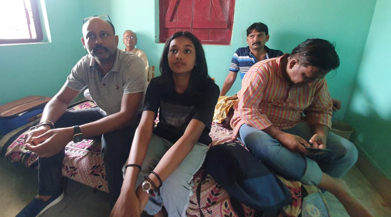‘মিরাকল ছাড়া কিছু না’, বিয়েবাড়িতে এসে ভয়াবহ বিমানযাত্রার অভিজ্ঞতা জানালেন বাবা ও মেয়ে