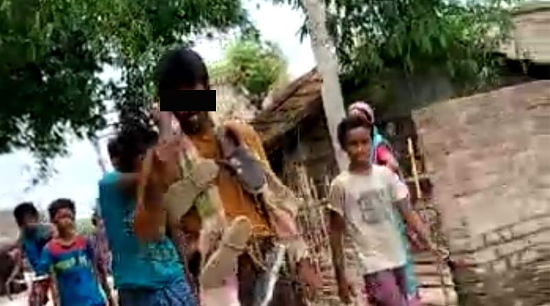 বিধবা মহিলার ফোন নম্বর চাওয়ার শাস্তি! জুতোর মালা পরিয়ে গ্রামে ঘোরানো হল যুবককে, ভিডিও ভাইরাল