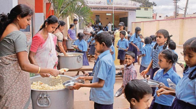 Students felt ill after having midday meal in Kultali school | Sangbad Pratidin