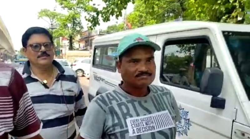 Traffic surgent got threat from biker when asking about helmet in Behala | Sangbad Pratidin