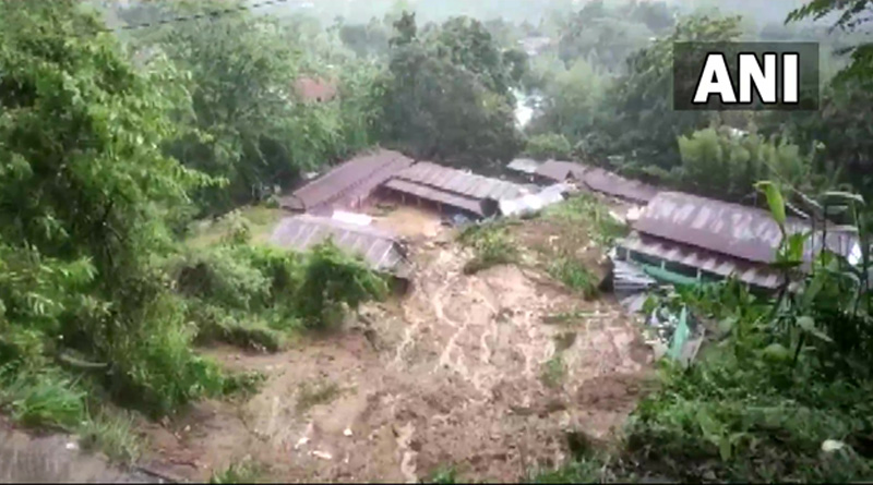 অসমে প্রবল বৃষ্টিতে মৃত তিন, আটকে প্রায় পঁচিশ হাজার