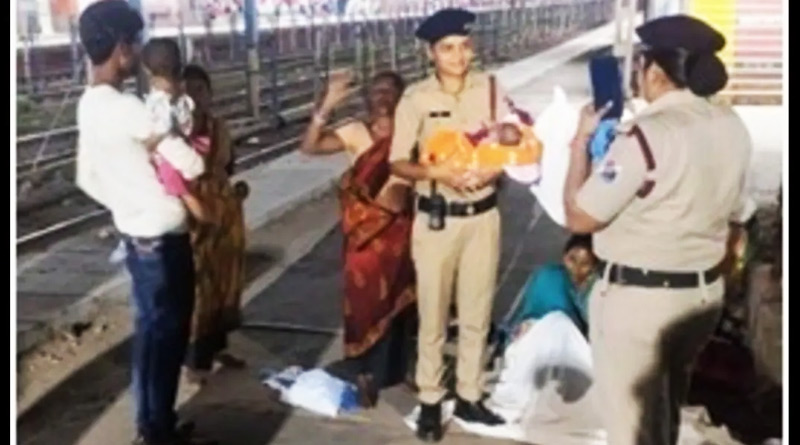 Woman delivers baby on platform in Prayagraj | Sangbad Pratidin