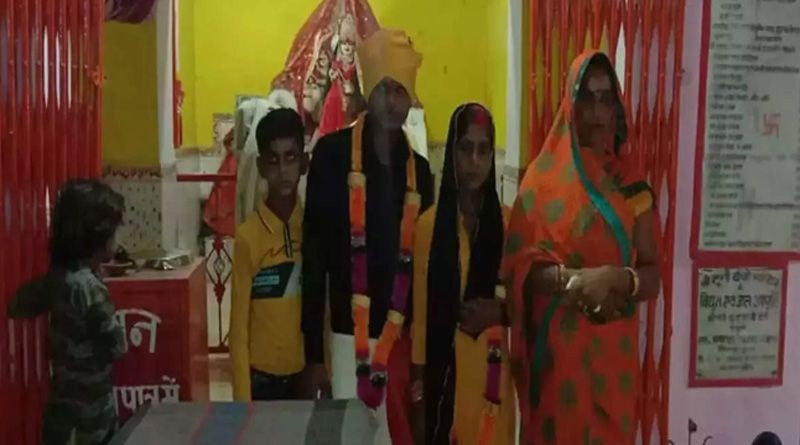 পরিবার প্রেম না মানায় আত্মহত্যার চেষ্টা যুগলের, উদ্ধার করে থানাতেই বিয়ে দিল পুলিশ