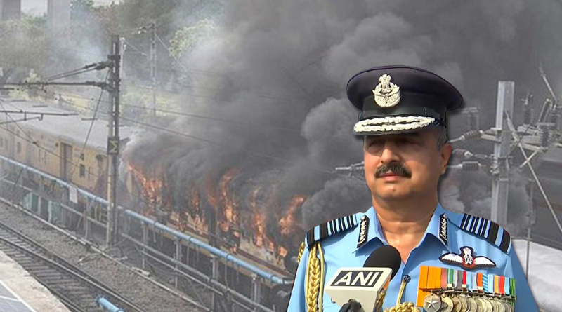 ‘প্রতিবাদীরা চাকরির ক্ষেত্রে পুলিশি ছাড়পত্র পাবেন না’, অগ্নিপথ বিতর্কে হুঁশিয়ারি বায়ুসেনা প্রধানের