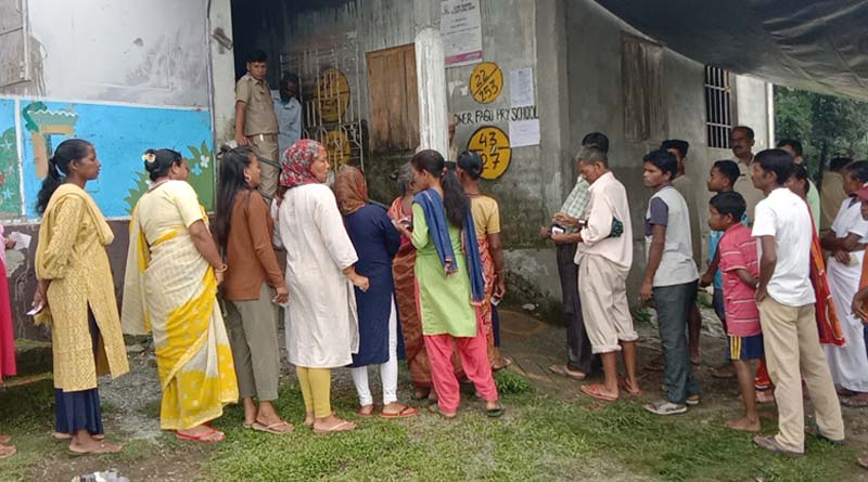 Peaceful election in Siliguri despite Bimal Gurung and Subhash Ghishing boycott | Sangbad Pratidin