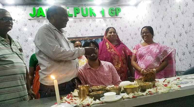 পঞ্চায়েত অফিসেই উপপ্রধানের আইবুড়ো ভাতের আয়োজন, অনুষ্ঠান ঘিরে তুমুল বিতর্ক
