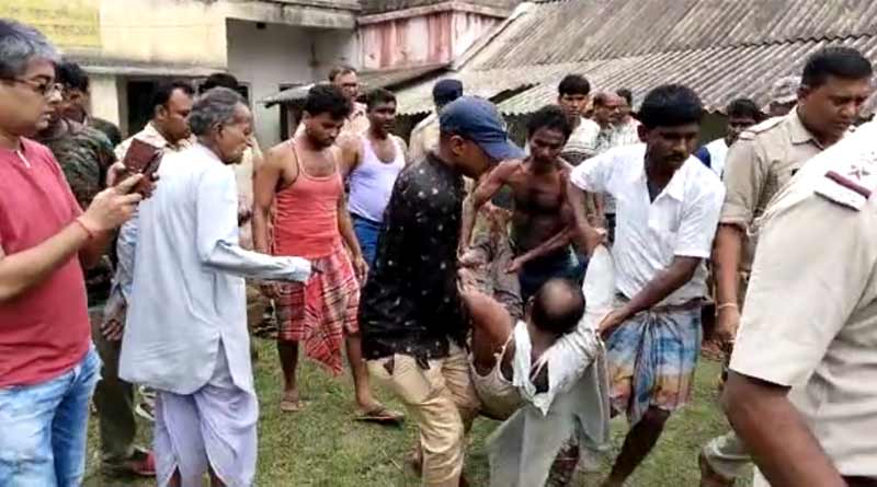 তৃতীয় শ্রেণির ছাত্রীর ‘শ্লীলতাহানি’, প্রাথমিক শিক্ষককে গণধোলাই অভিভাবকদের