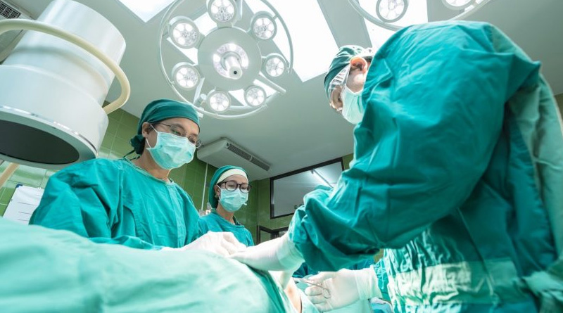 Kolkata Hospital performs complex surgery, saves patient | Sangbad Pratidin
