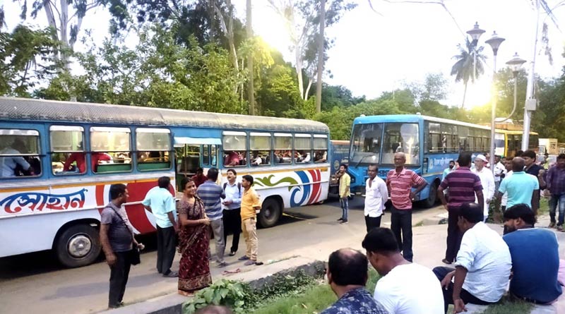 National High way of Howrah was locked entire day, passengers faced problem | Sangbad Pratidin
