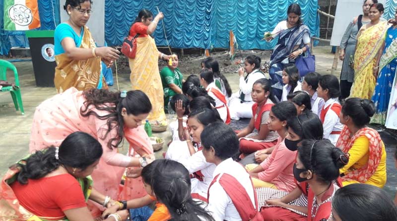 In occasion of Jamai Shashti, Balurghat witness 'Kanyashree Shashti' to pray for girls' | Sangbad Pratidin
